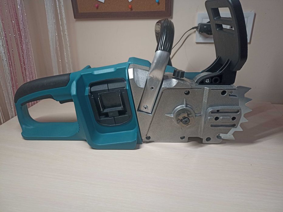 Акумуляторна пила Makita Duc 355 z