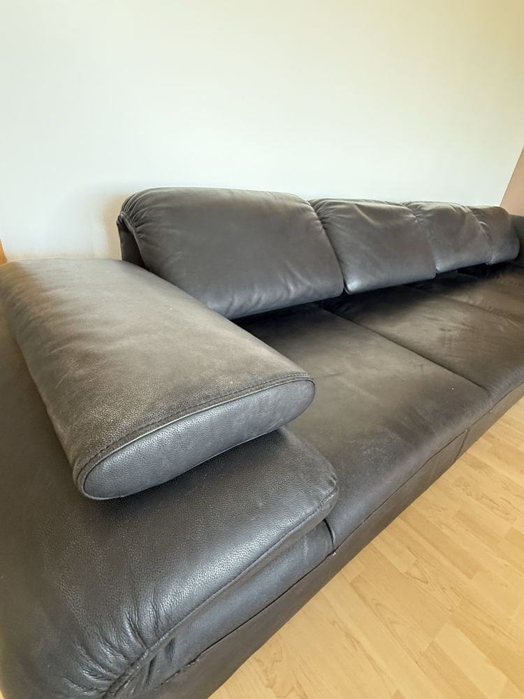 Sofá de 4 lugares com Chaise Longe Preto