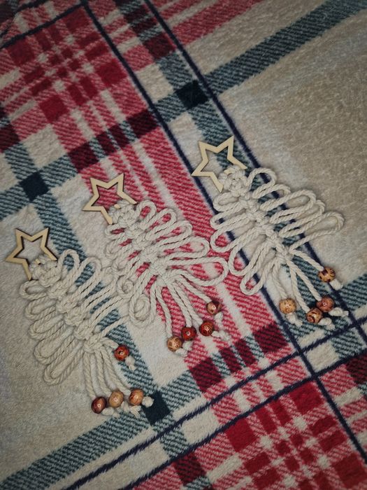 Zestaw 6 choinek makramowych