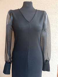 Sukienka z tiulowymi rękawami rozmiar S/M.