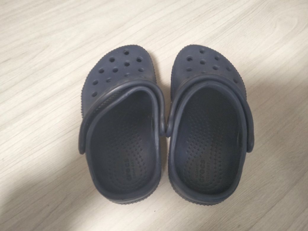 Crocs детские сандали шлепанцы шлепки