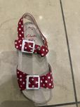 Skorzane sandalki, kapcie Clarks