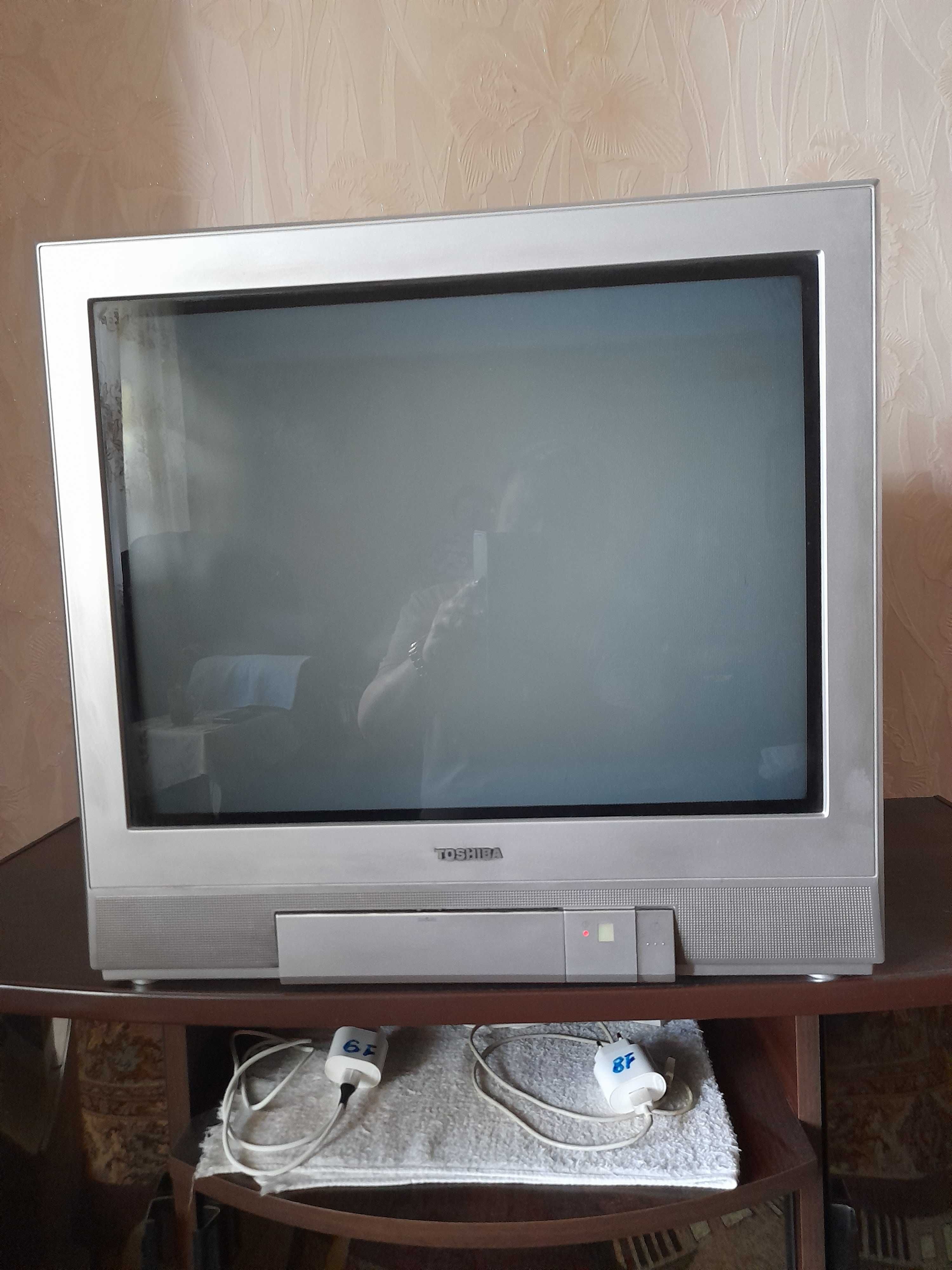 Продам телевизор TOSHIBA 21CSZ2R1U.