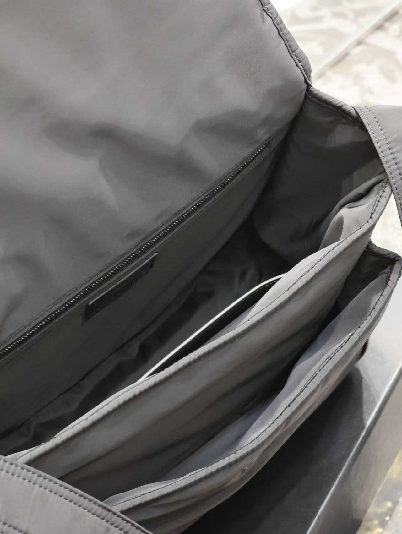 Bolsa de ombro a tiracolo YSL Niki da SAINT LAURENT