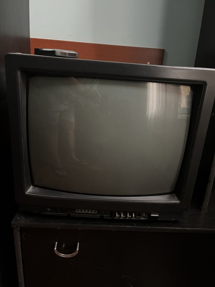 Телевізор з пультом SANYO, 200грн.