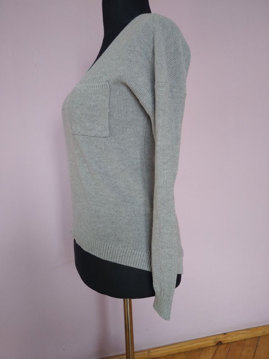 Sweter damski Mohito szary S z kieszonką na piersi