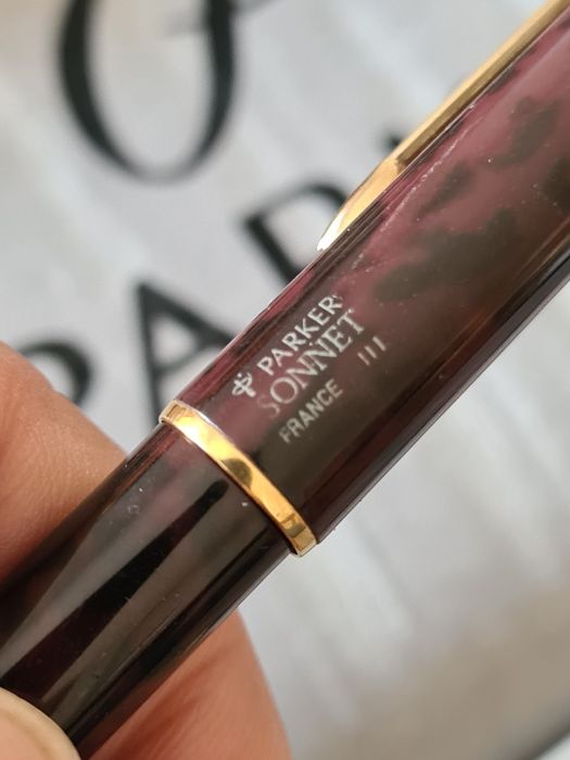Caneta e esferografica Parker Sonnet marmoreada castanha