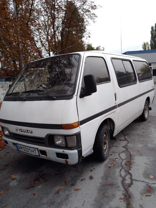 ISUZU MIDI 2.0 бензин