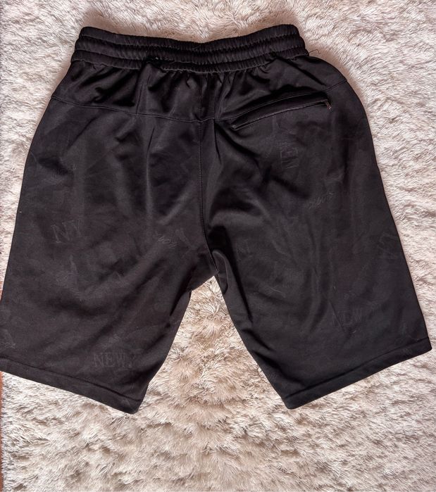 Krotkie Spodenki New York z ladnym logo 3d