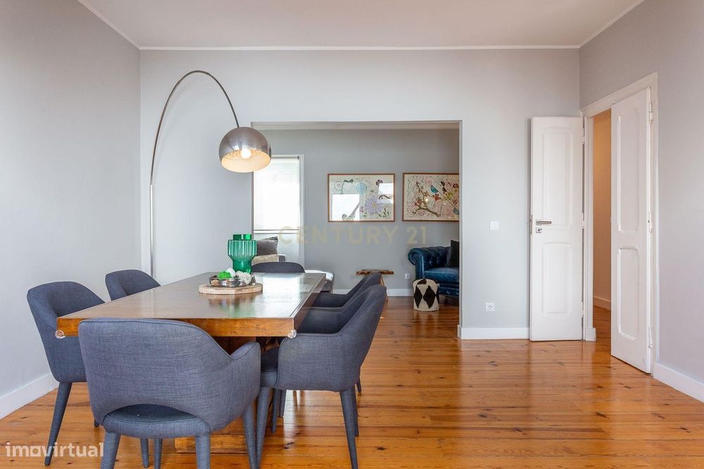 Apartamento T4 Remodelado e com elevador - Avenidas Novas