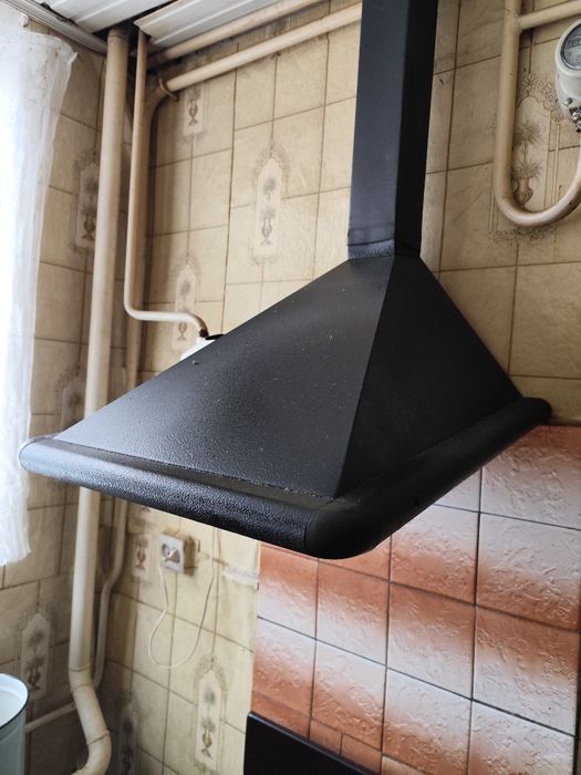 Продаю вытяжку простая