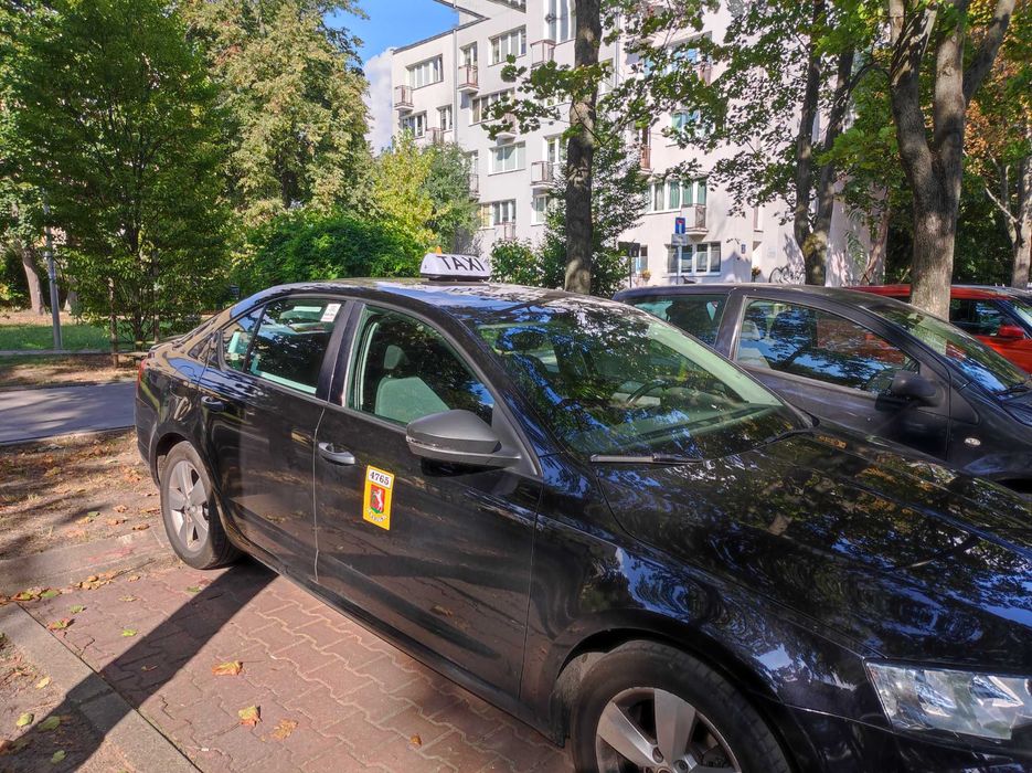 Auto samochód z kierowcą na wynajem