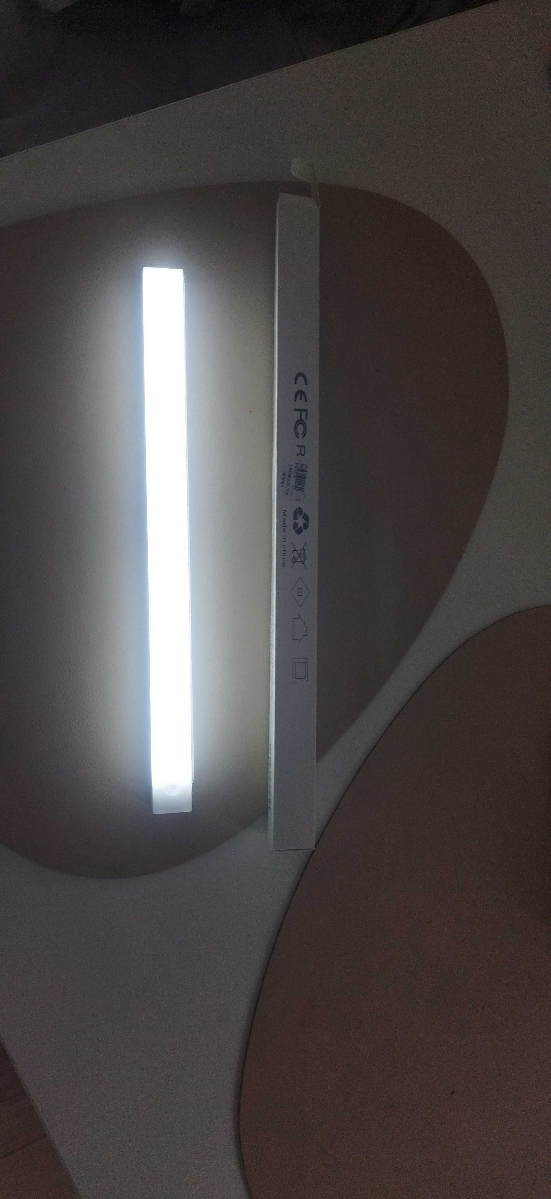 Лампа с датчиком движения диодов на аккуме + подарок