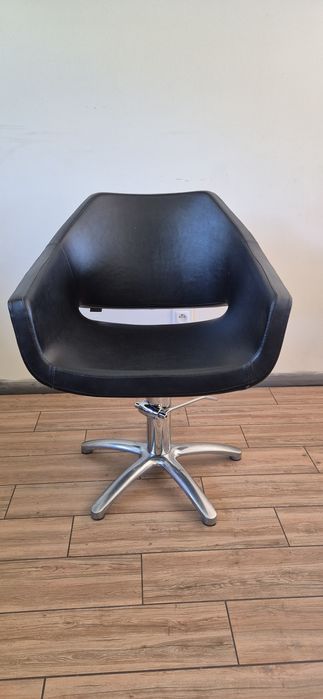 Fotel fryzjerski skórzany czarny beauty star