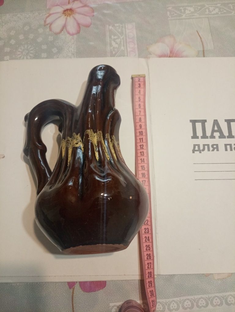 Глиняний кувшин антикваріат