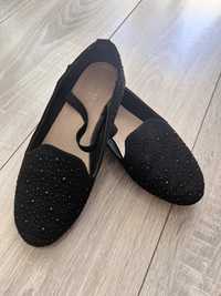 Czarne buciki pantofelki