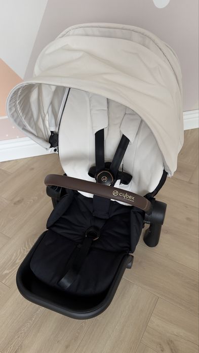 Продається коляска Cybex Priam 2in1 Off White, шасі Rose Gold