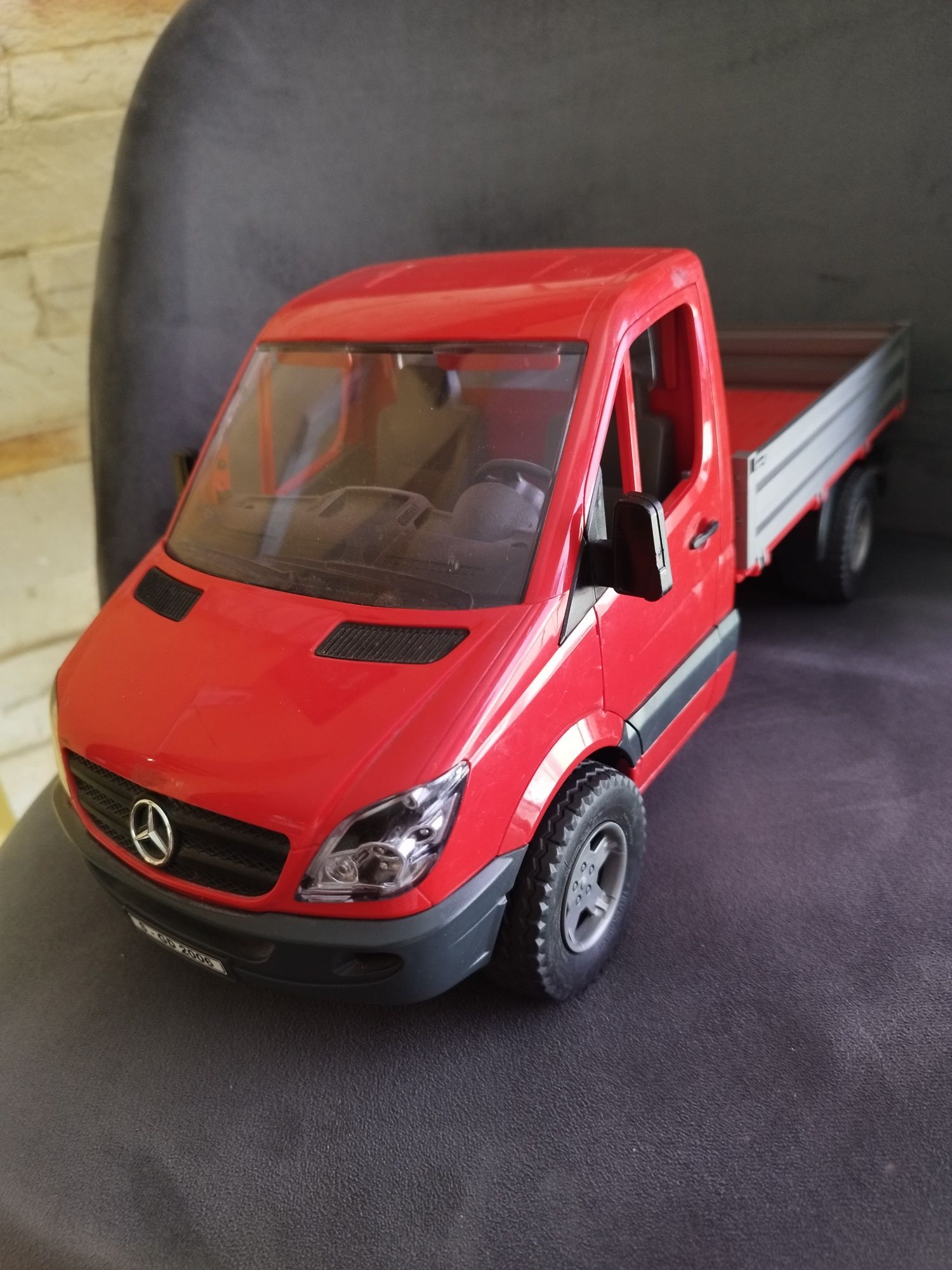 Mercedes Benz Sprinter skrzyniowy 1:16 Bruder