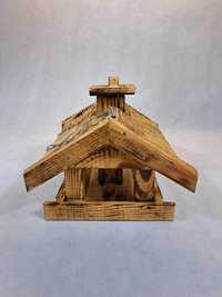Karmnik dla ptaków drewniany dach z kominem typ 3 30x27x25 cm
