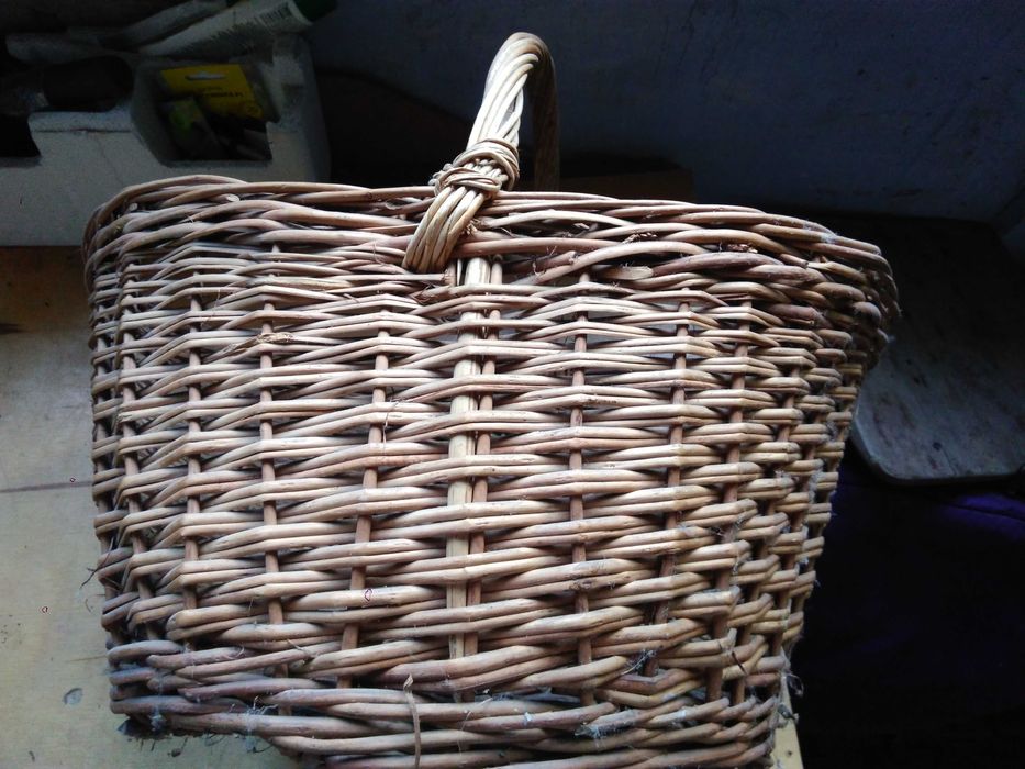 Корзины большие из лозы.Винтаж.Можно для декора.Хорошее состояние