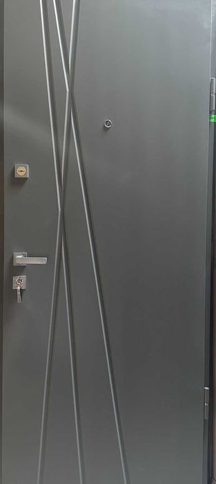 Двері вхідні металеві в квартиру