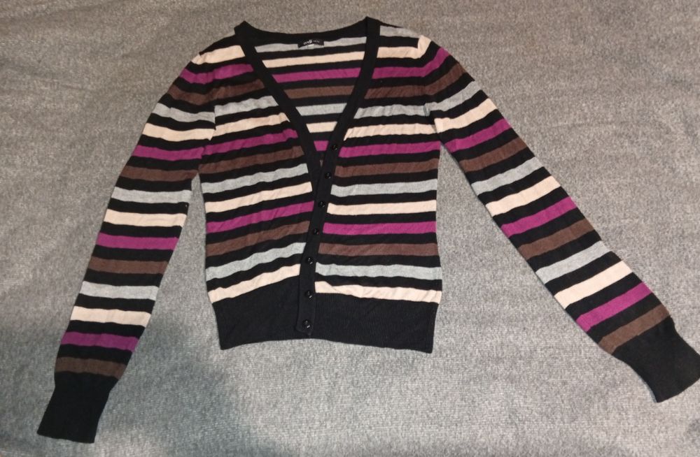 Продам женскую кофту.