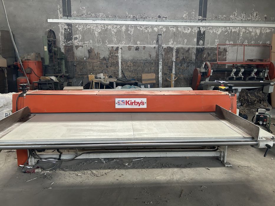 Vendo maquina de corte e vinco para caixas de cartao canelado