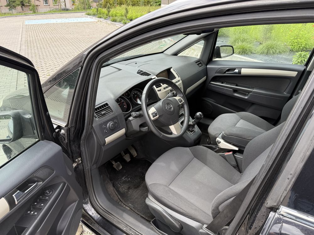 Opel Zafira B Lift 1.8 16V bi-xenon pdc okazja