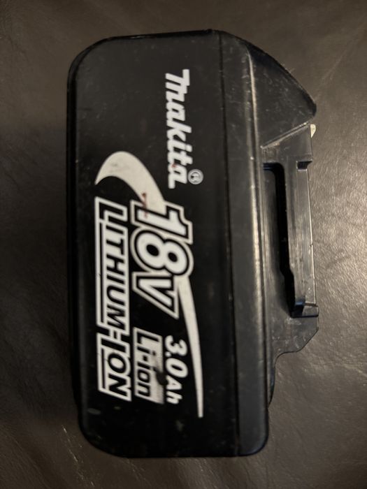 Obudowa baterii Makita BL1830