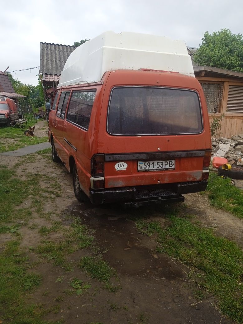 Продам Мазда е2200 ,2.2 д Находу .