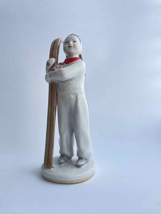 Статуэтка лыжница - ЛФЗ