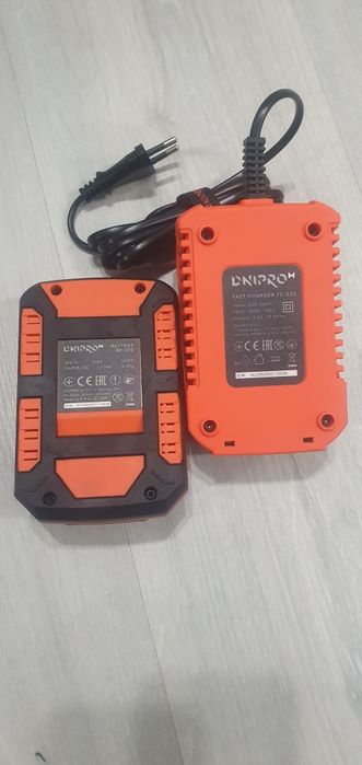 Шуруповерт ДніпроМ СD-218 акумулятор зарадка