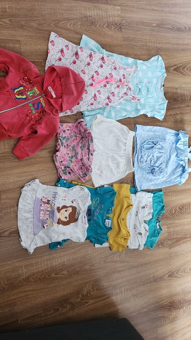 Zestaw letnich ubranek dla dziewczynki