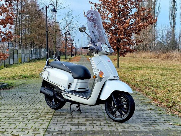 Skuter motorower KYMCO Like 50 z duża szybą