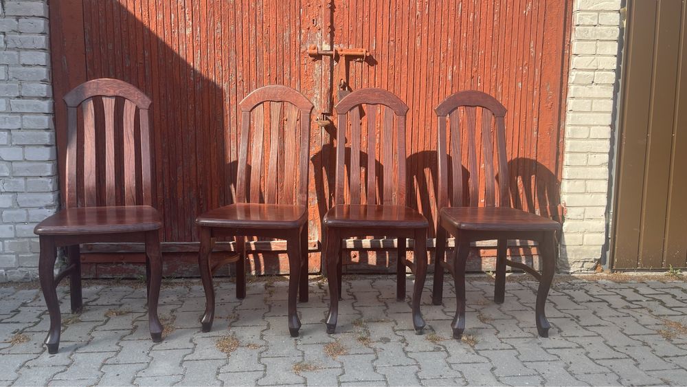 Komplet 4 krzeseł drewnianych