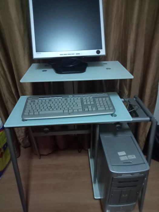 Secretaria vidro e metal