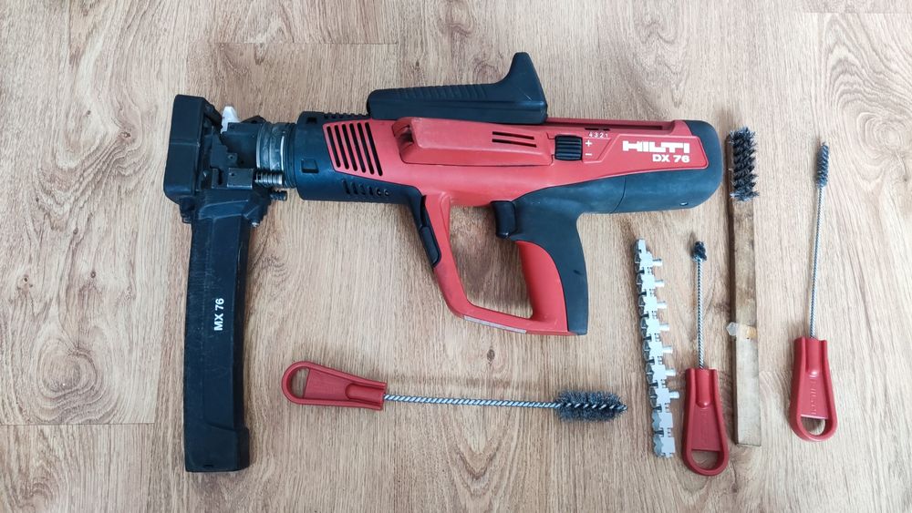 Osadzak Hilti DX76 z magazynkiem MX76