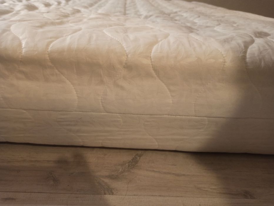 Materac sprężynowy 140x200 20 cm