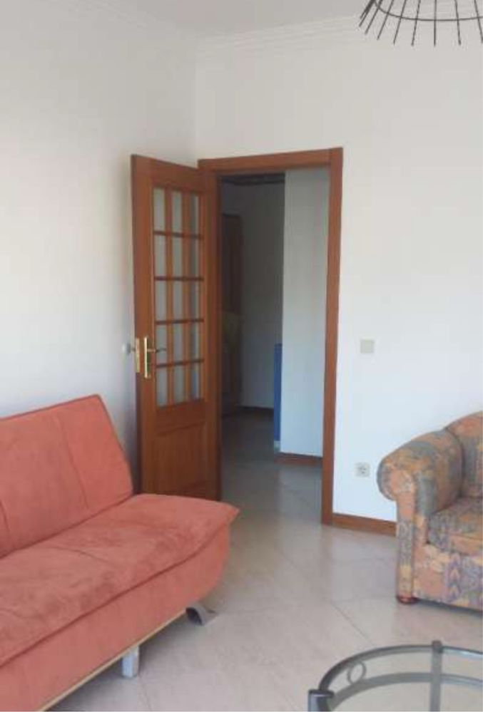 Aluga-se T1 mobilado num 3 andar com elevador em Sao Sebastiao Setubal