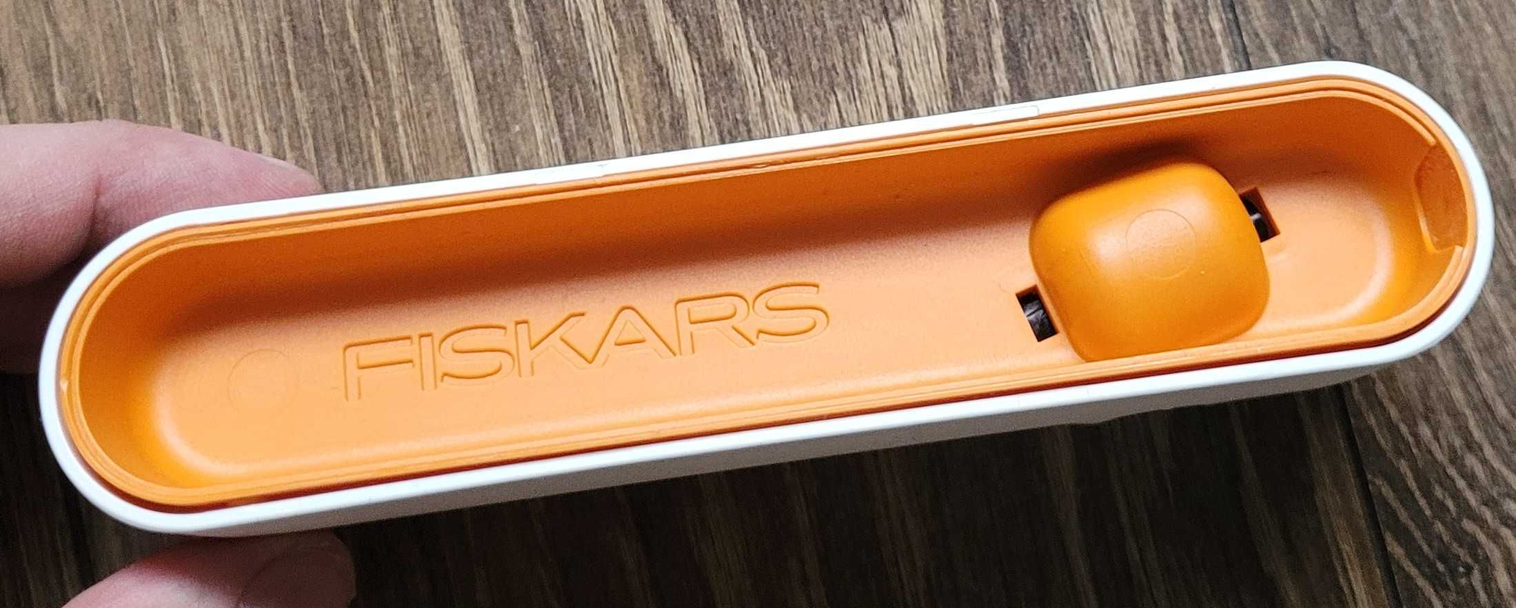 ręczna ostrzałka do noży Fiskars Roll - Sharp biała jak nowa