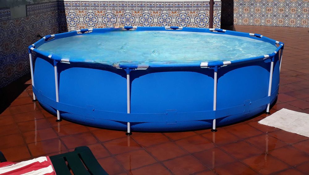 Piscina em excelente estado com 3,60m