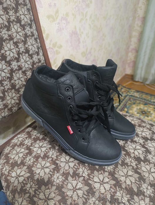 Чоловіче взуття ( черевики/лофери/туфлі/дитяча обув і т.д)