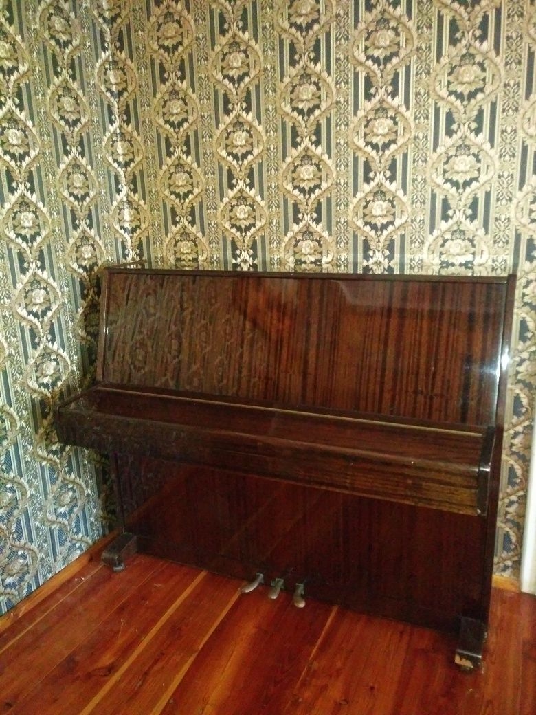 Sprzedam pianino "liryka"