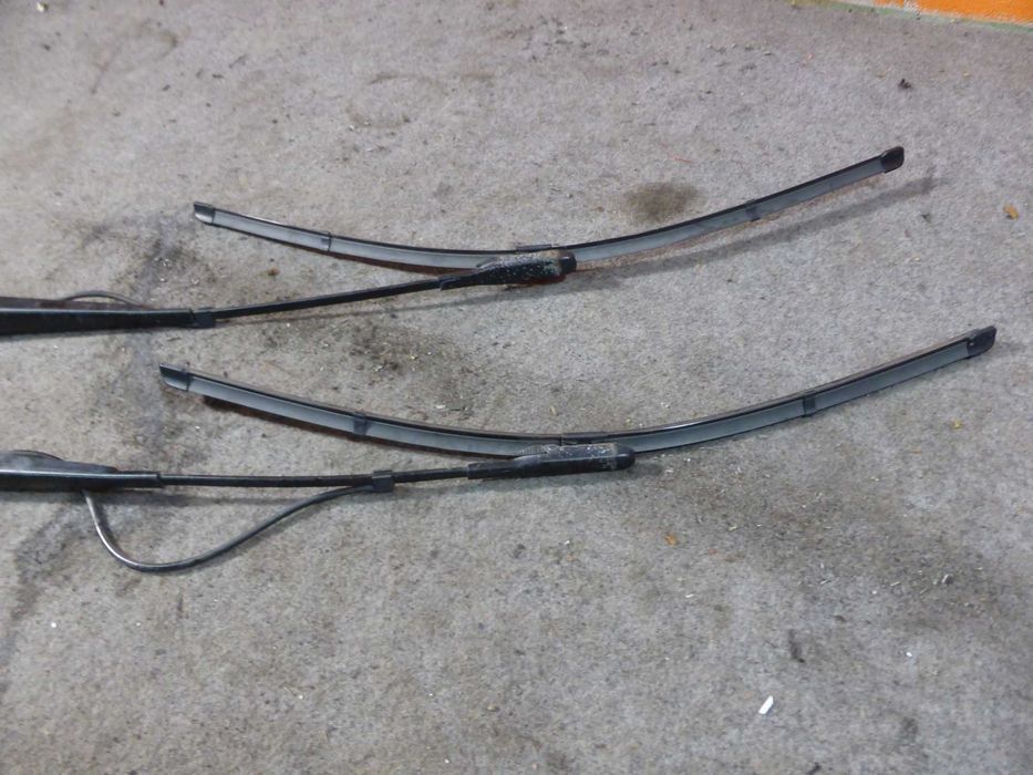 Mercedes Sprinter W906 313 Ramiona Wycieraczek Spryskiwacz Pióra A141