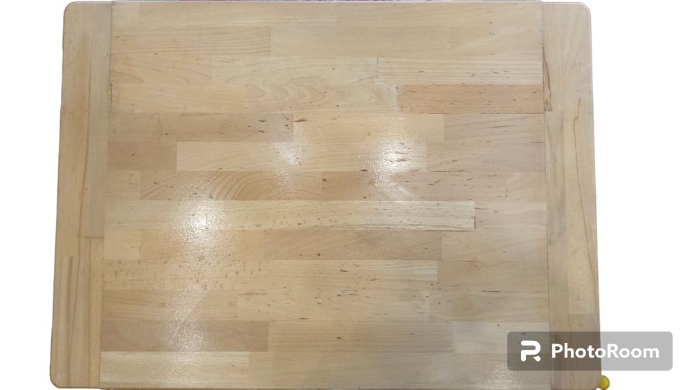 Продається дитячий столик. 280 грн доставка