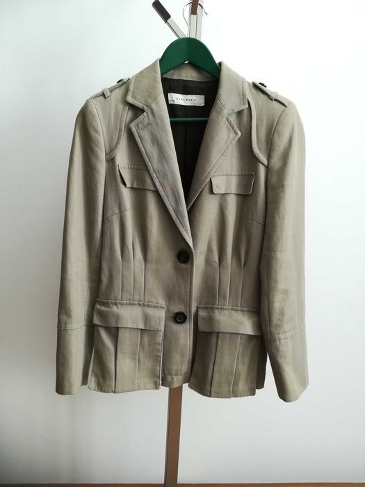 Casaco caqui marca Zara