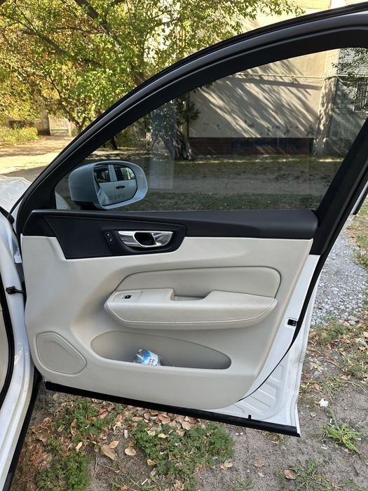 Volvo xc60, t6 320h.p.