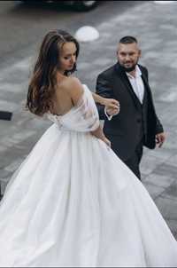 Весільна сукня. Сукня з шлейфом. Свадебное платье