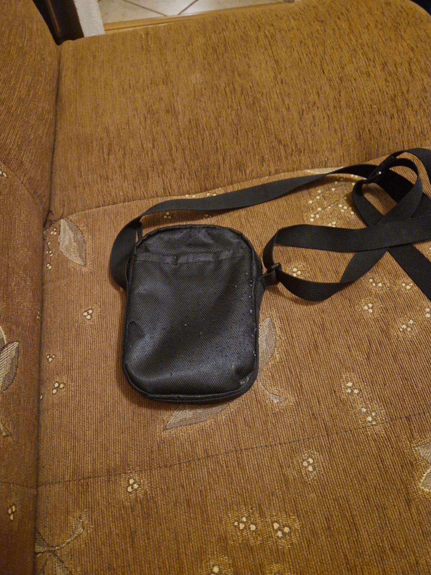 Sprzedam saszetke nike