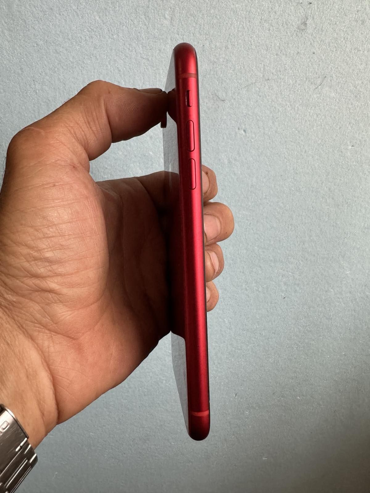 Iphone xr красный донор